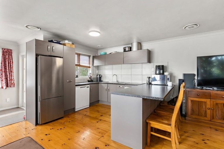 Photo of property in 1 Cedar Place, Hillcrest, Hamilton, 3216