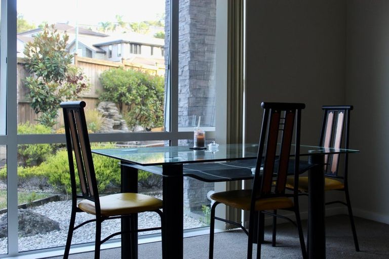 Photo of property in 9 Keating Rise, Northcross, Auckland, 0632