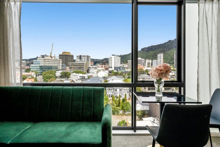 Photo of property in Proximity Apartment Hotel, 902/172 Thorndon Quay, Pipitea, Wellington, 6011