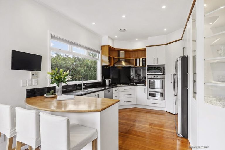 Photo of property in 8 Bristow Place, Karori, Wellington, 6012
