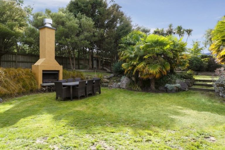 Photo of property in 6 Astelia Way, Waipahihi, Taupo, 3330