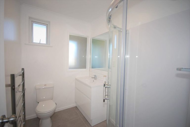 Photo of property in 1/279 Sunset Road, Sunnynook, Auckland, 0632