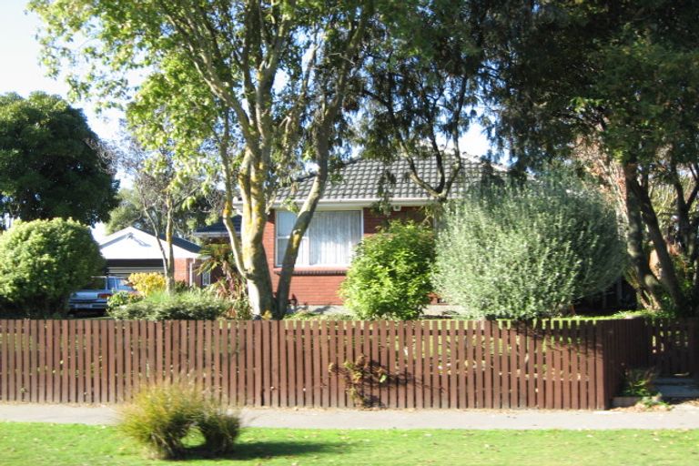 Photo of property in 103 Warren Crescent, Hillmorton, Christchurch, 8025