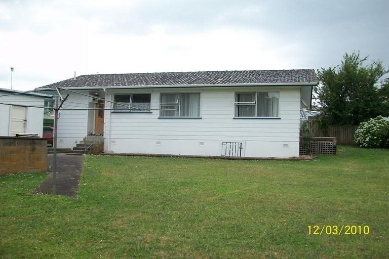 Photo of property in 31 Felgrove Street, Glendene, Auckland, 0602