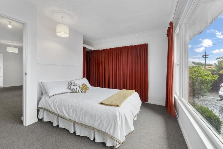 Photo of property in 99 Avonhead Road, Avonhead, Christchurch, 8042