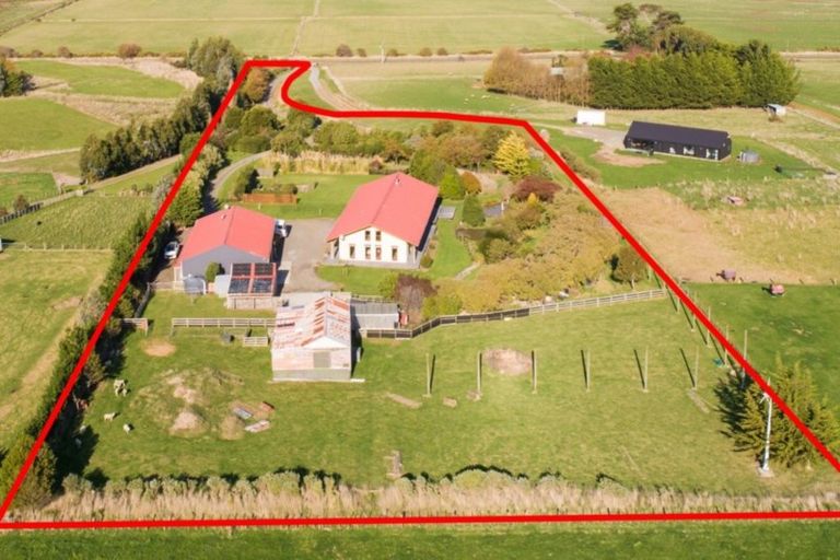 Photo of property in 57 Mchardie Road, Bulls, 4894