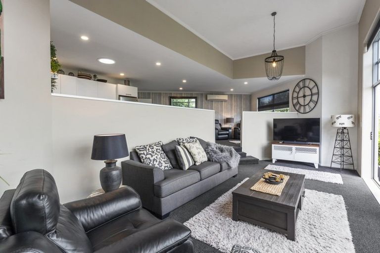 Photo of property in 32 Oakland Lane, Shannon, Palmerston North, 4474