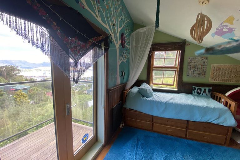 Photo of property in 57 Hawkhurst Road, Lyttelton, 8082