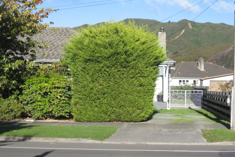 Photo of property in 90 Naenae Road, Naenae, Lower Hutt, 5011