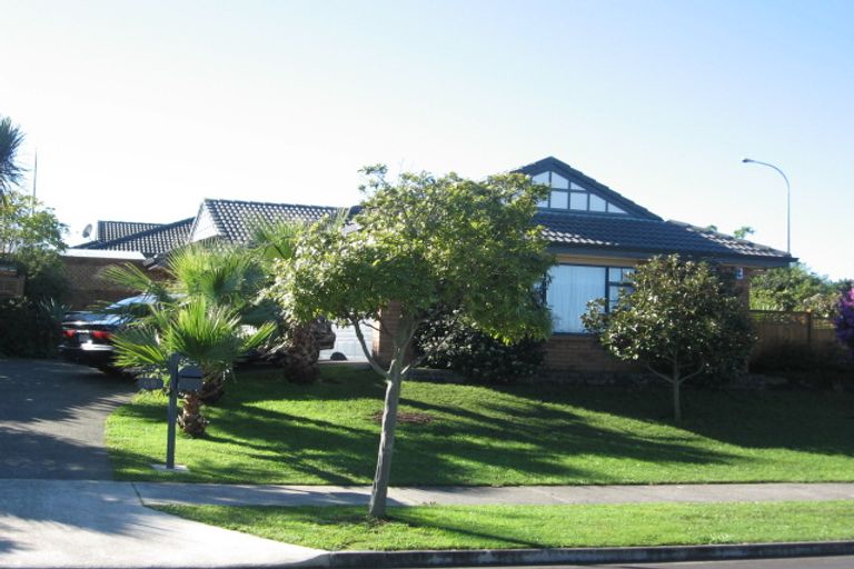 Photo of property in 68 Sandwick Drive, Weymouth, Auckland, 2103
