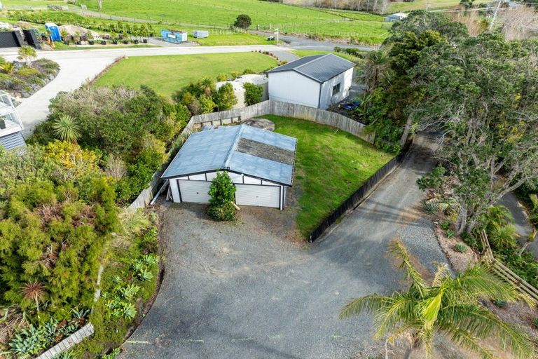 Photo of property in 1052 Cove Road, Langs Beach, Waipu, 0582