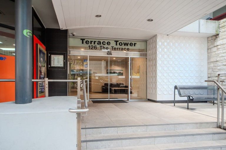 Photo of property in Terrace Tower Apartments, 10e/126 The Terrace, Wellington Central, Wellington, 6011
