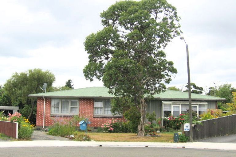 Photo of property in 7 Tiwakawaka Grove, Heretaunga, Upper Hutt, 5018