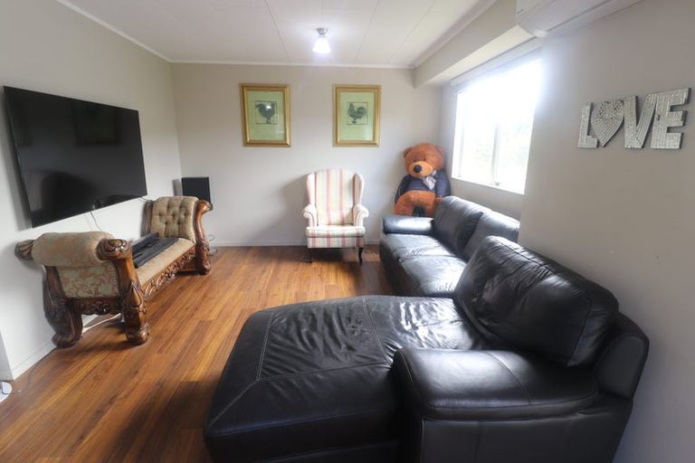 Photo of property in 1/139 Spinella Drive, Bayview, Auckland, 0629