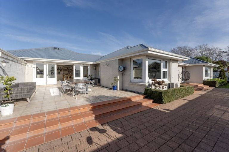 Photo of property in 2 Colwyn Street, Bryndwr, Christchurch, 8053