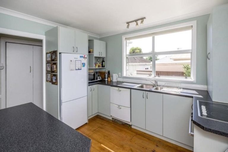 Photo of property in 12 Clark Street, Levin, 5510