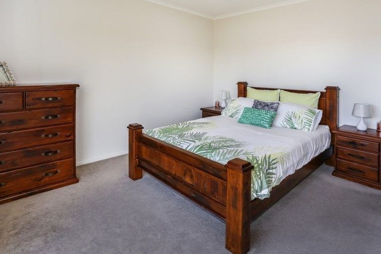 Photo of property in 27 Hakawai Avenue, Takanini, 2112