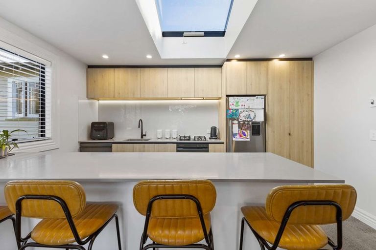 Photo of property in 39 Belt Road, Moturoa, New Plymouth, 4310