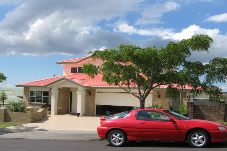 Photo of property in 25 Vermeer Place, West Harbour, Auckland, 0618