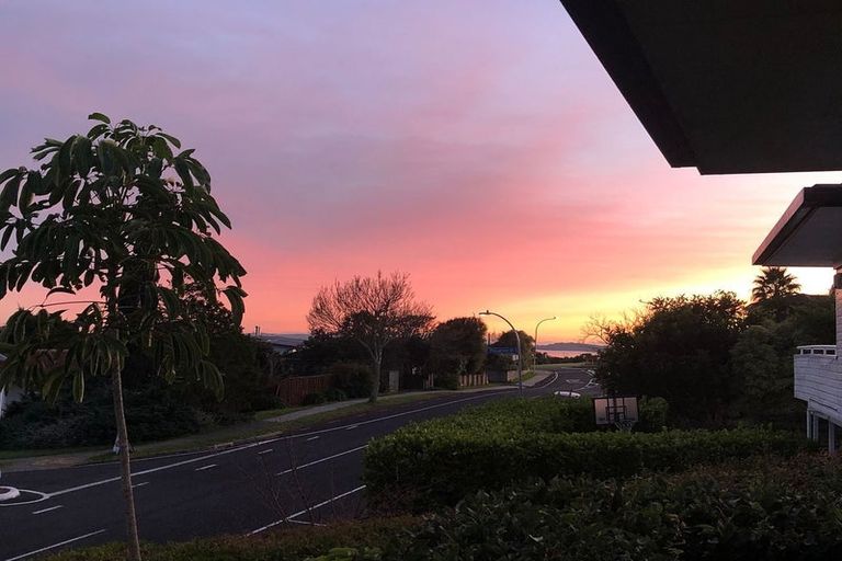 Photo of property in 14 Murvale Drive, Bucklands Beach, Auckland, 2014