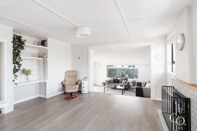 Photo of property in 22 Queen Road, Bellevue, Tauranga, 3110