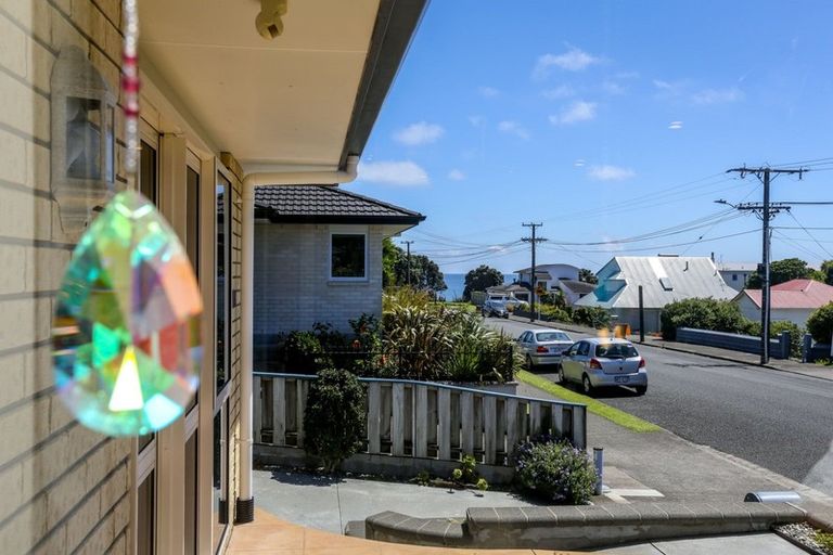 Photo of property in 14 Belt Road, Moturoa, New Plymouth, 4310