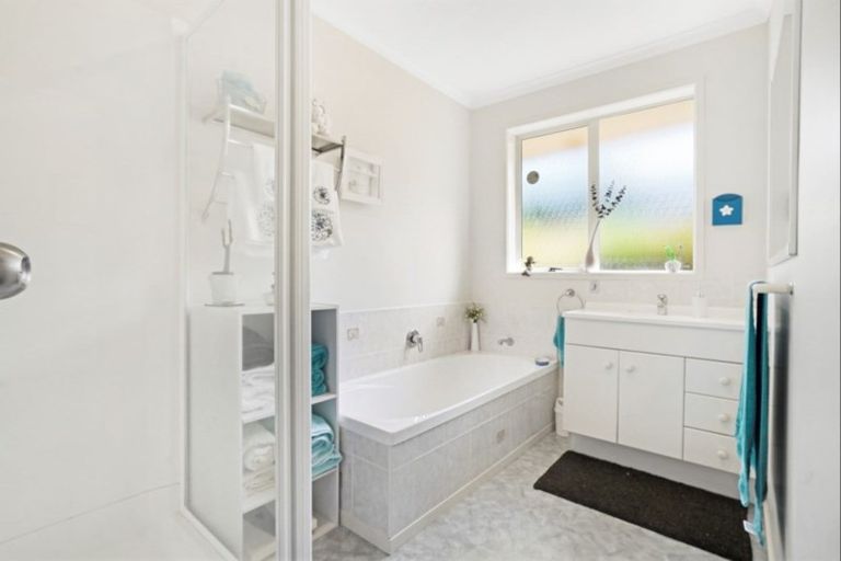 Photo of property in 9 Glenside Rise, Grandview Heights, Hamilton, 3200