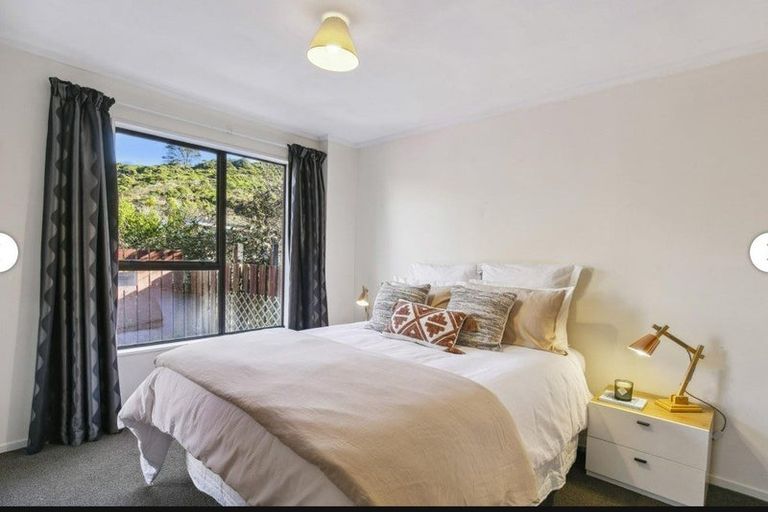 Photo of property in 2/29a Parkvale Road, Karori, Wellington, 6012