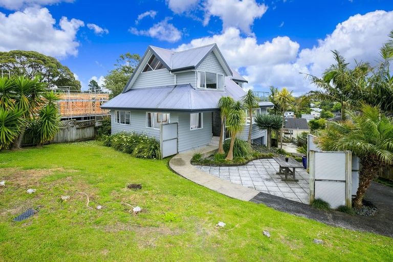 Photo of property in 154 Oaktree Avenue, Browns Bay, Auckland, 0630