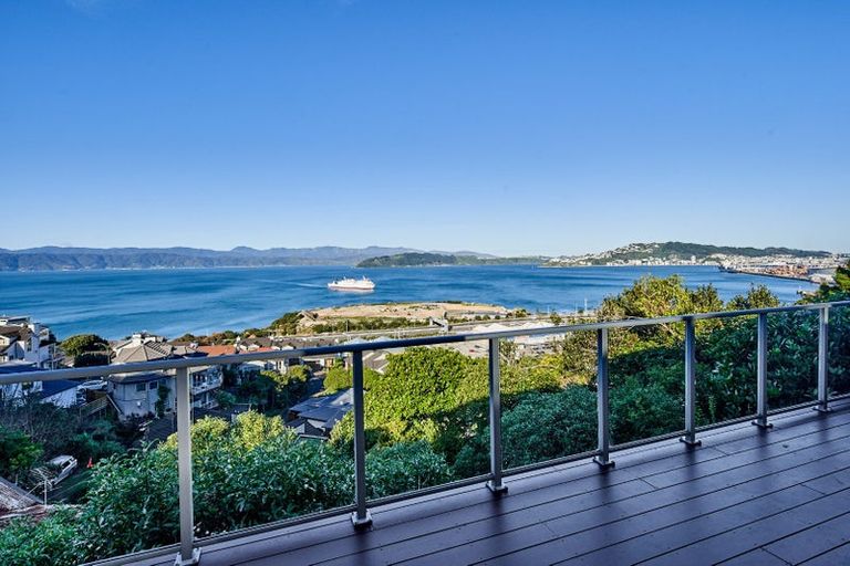 Photo of property in 21 Winchester Street, Kaiwharawhara, Wellington, 6035