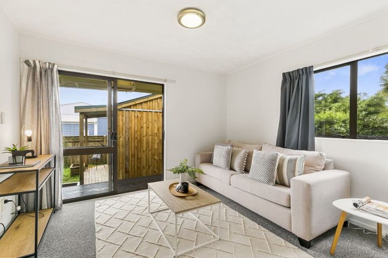 Photo of property in 32a Derwent Street, Island Bay, Wellington, 6023