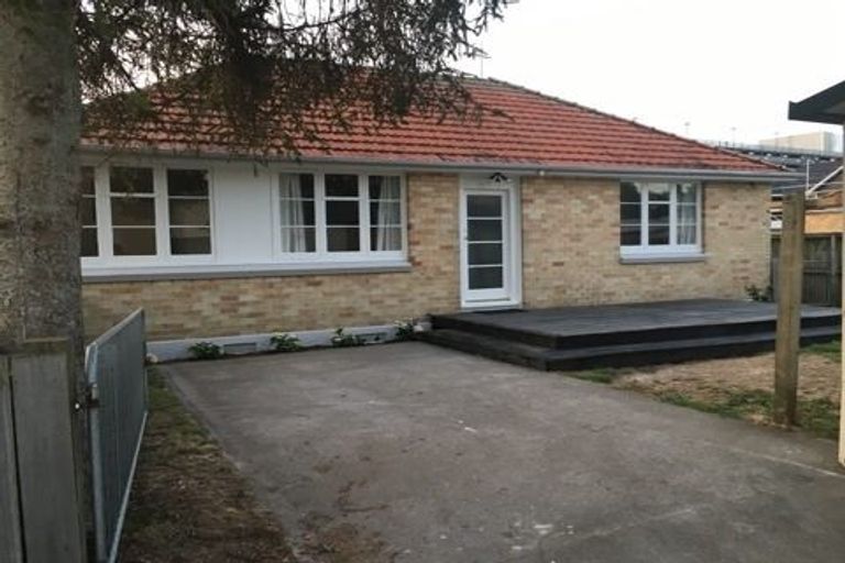 Photo of property in 11 Dowding Street, Melville, Hamilton, 3206