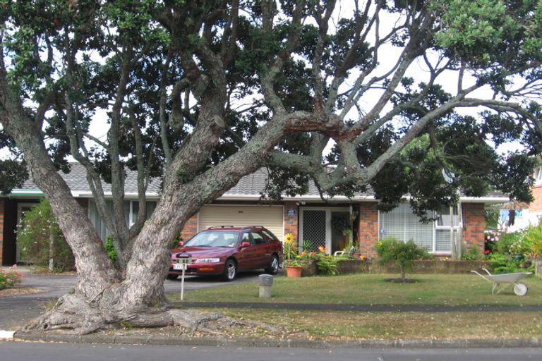 Photo of property in 3/35 Lynwood Road, New Lynn, Auckland, 0600
