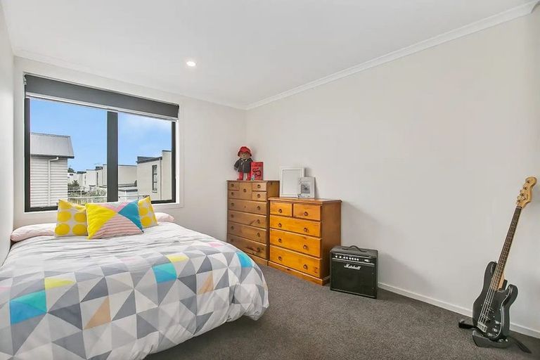 Photo of property in 51 Popokatea Drive, Takanini, 2112