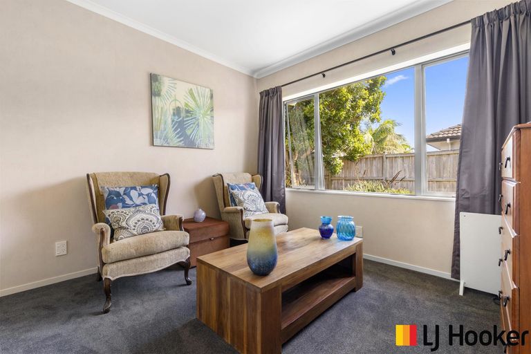 Photo of property in 29 Girvan Terrace, Wattle Downs, Auckland, 2103