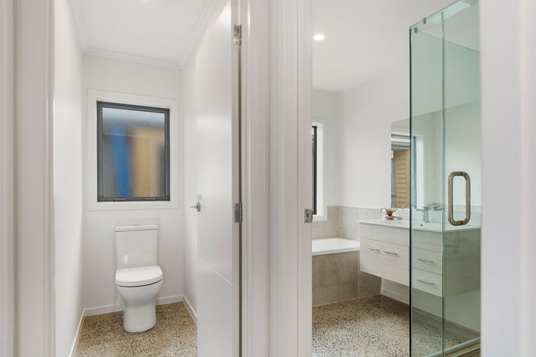 Photo of property in 10 Cassinia Close, Papamoa Beach, Papamoa, 3118