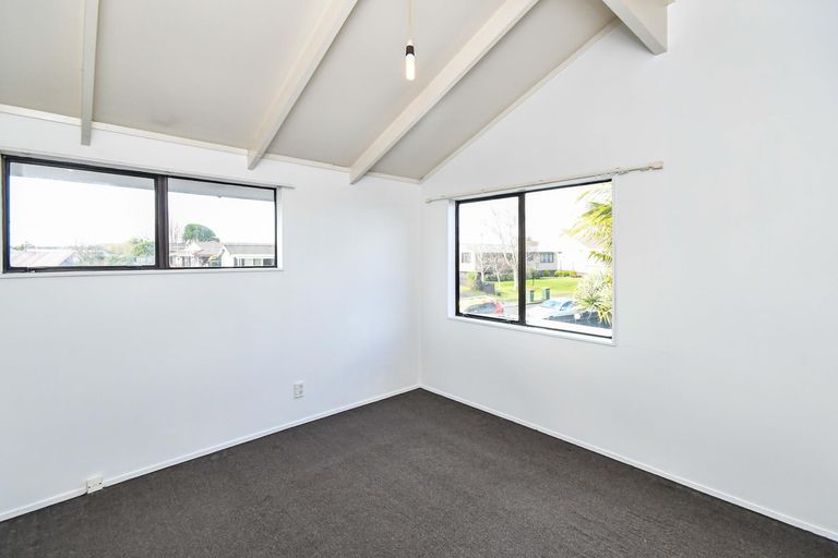 Photo of property in 1/34 Barnhill Crescent, Pahurehure, Papakura, 2113