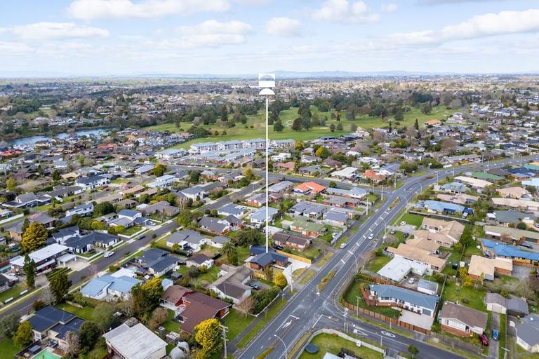 Photo of property in 152 Sandwich Road, St Andrews, Hamilton, 3200
