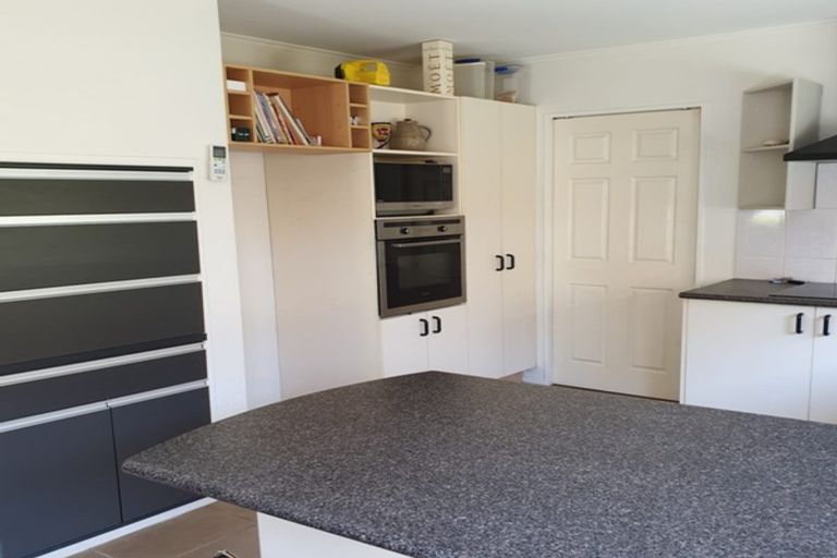 Photo of property in 11a Dawn Place, Waiuku, 2123