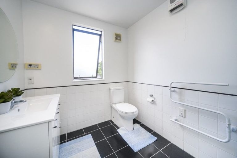 Photo of property in 44 Ruapehu Drive, Fitzherbert, Palmerston North, 4410