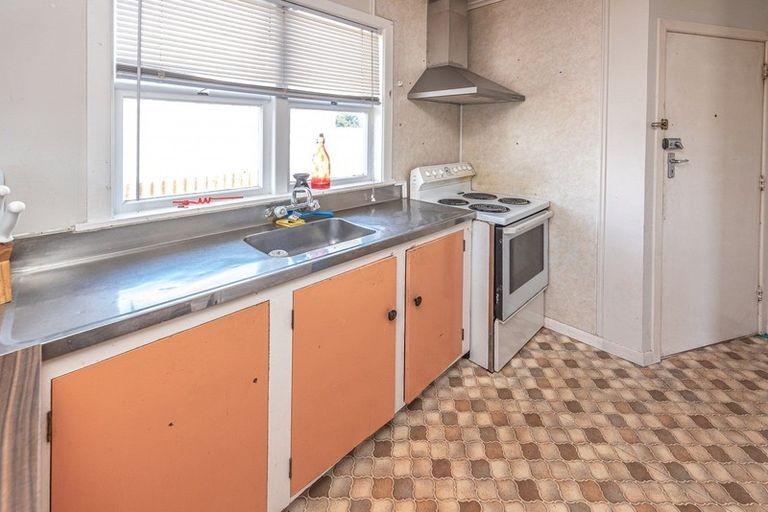 Photo of property in 44 Titoki Street, Castlecliff, Whanganui, 4501