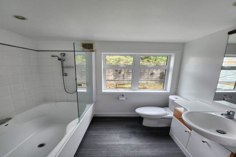 Photo of property in 43 Patanga Crescent, Thorndon, Wellington, 6011