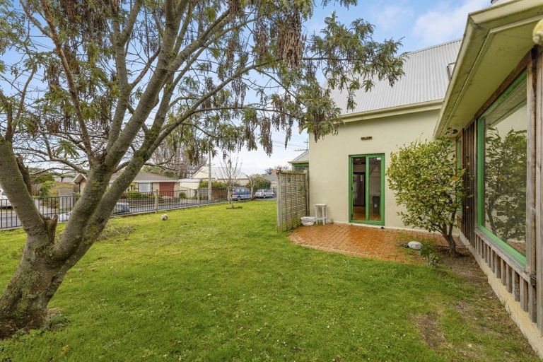 Photo of property in 33 Eastbourne Street, Caversham, Dunedin, 9012