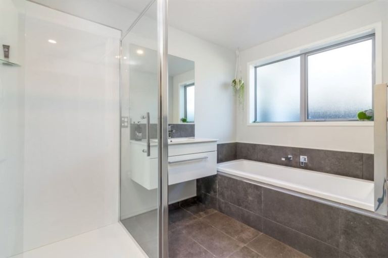 Photo of property in 37 William Nicholls Drive, Belfast, Christchurch, 8051