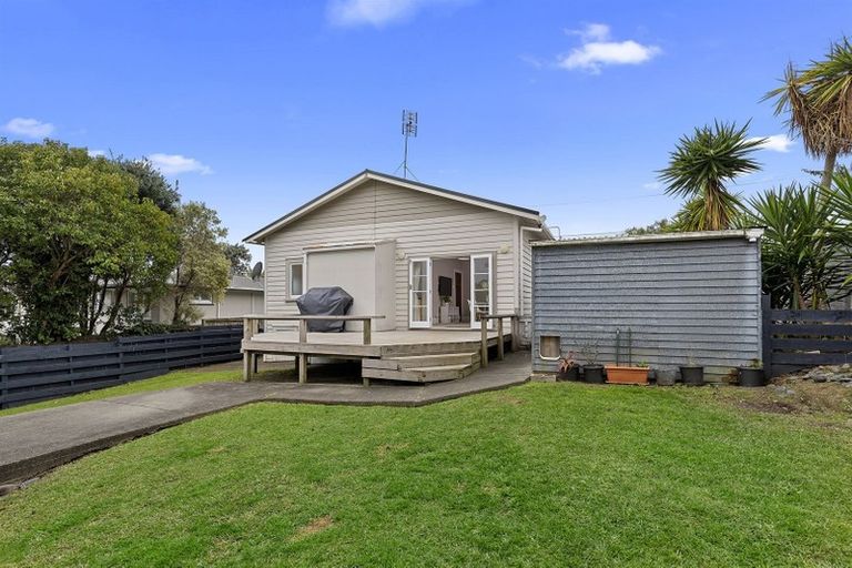 Photo of property in 4 Park Avenue, Northcote, Auckland, 0626