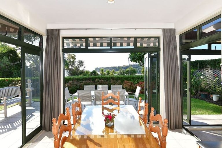 Photo of property in 21 The Crescent, Tindalls Beach, Whangaparaoa, 0930