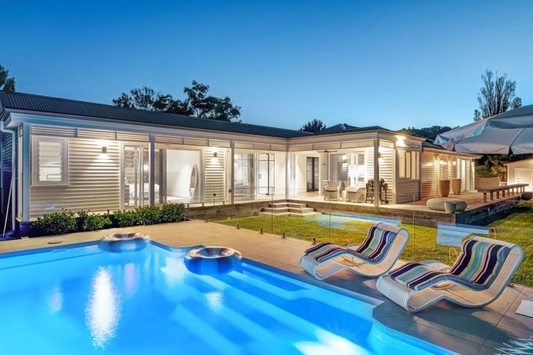 Photo of property in 7 Ardlui Avenue, Manly, Whangaparaoa, 0930