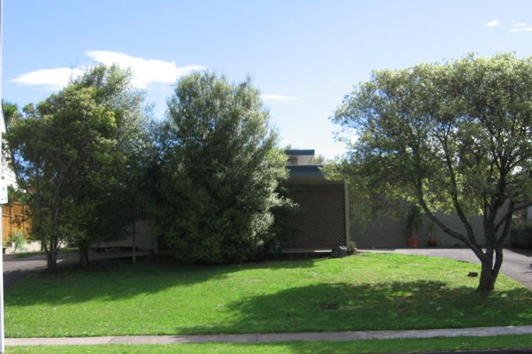 Photo of property in 66 Stanniland Street, Sunnyhills, Auckland, 2010