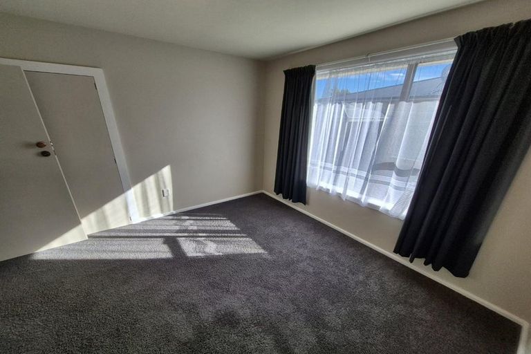 Photo of property in 64 Oriana Crescent, Hornby, Christchurch, 8042