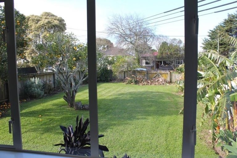 Photo of property in 8-10 Harris Road, Mount Wellington, Auckland, 1051